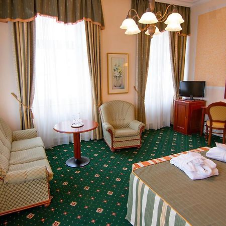 Humboldt Park Hotel & Spa Karlovy Vary Exterior photo