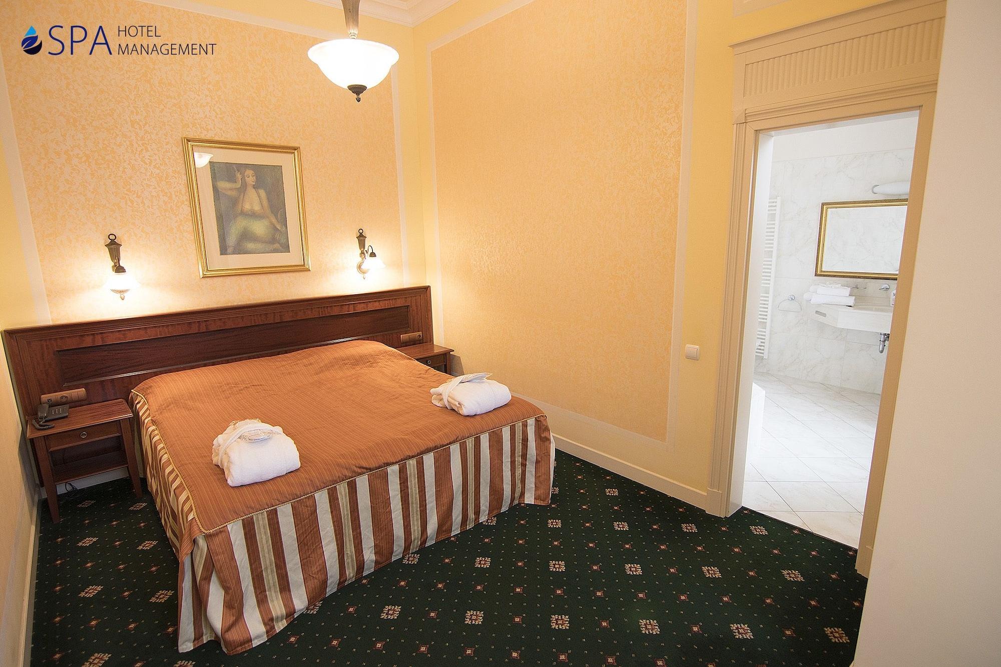 Humboldt Park Hotel & Spa Karlovy Vary Exterior photo
